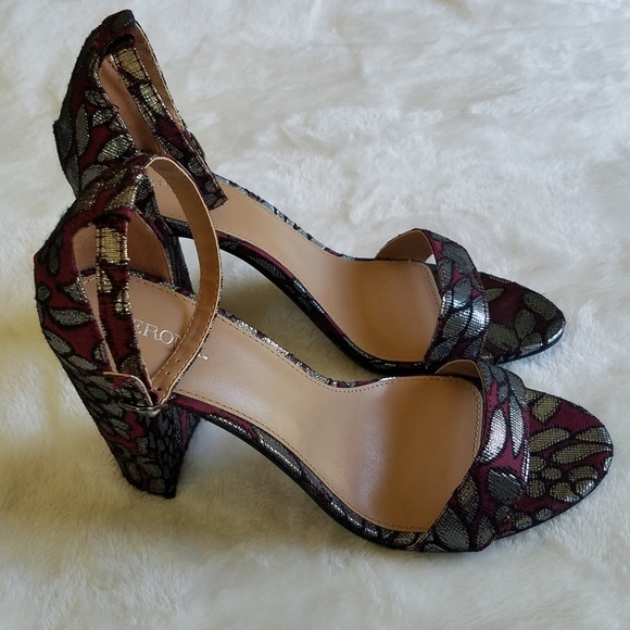 Merona | Shoes | Merona Silver Red Black Brocade Block Heel Sandals | Poshmark